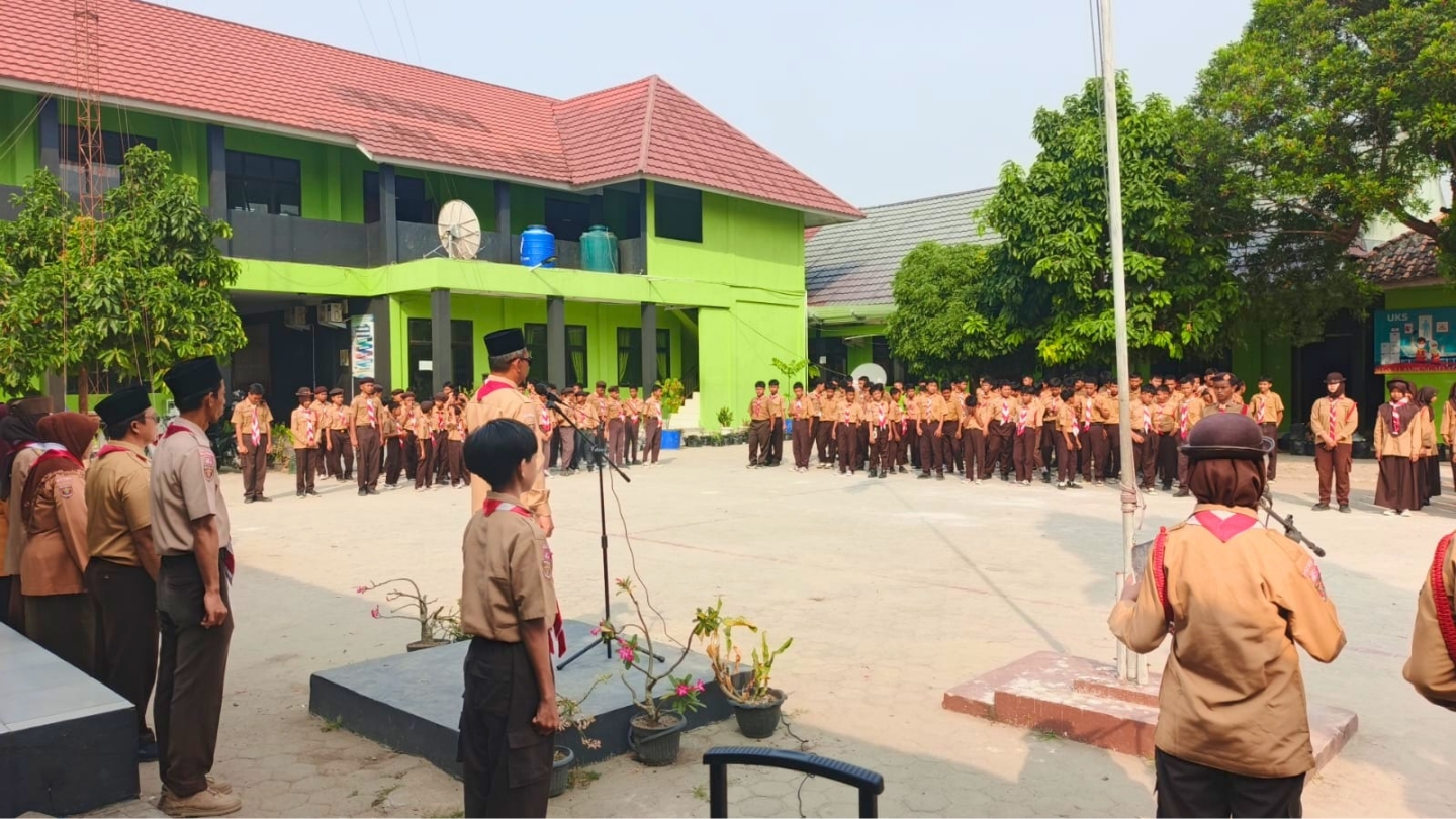 Upacara Hari Pramuka ke-65 di MTsN 3 Lampung Selatan Tanamkan Semangat Disiplin dan Kemandirian