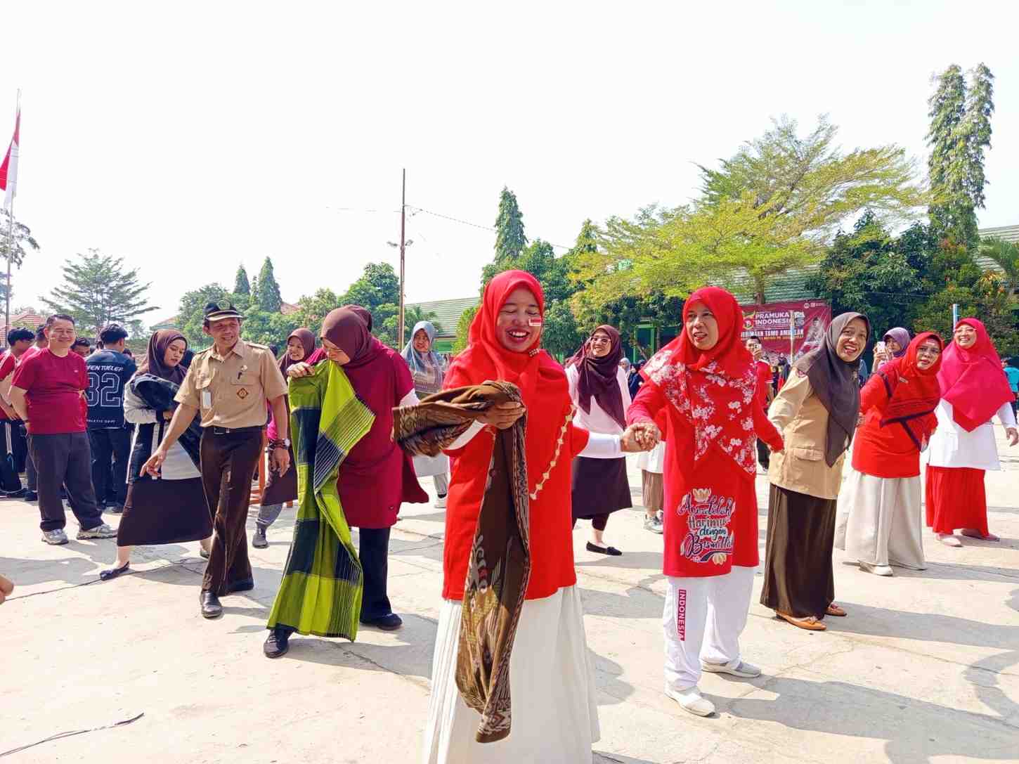 Semarak HUT RI ke-81, MAN 1 Metro Gelar Beragam Lomba Bernuansa Merah Putih