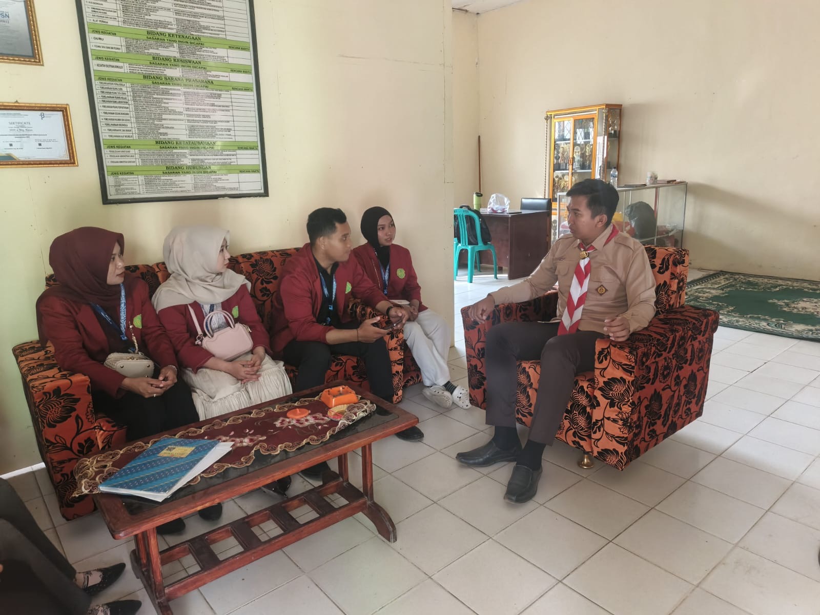 Sinergi Pendidikan: MIN 4 Way Kanan Sambut Mahasiswa KKN Unuha