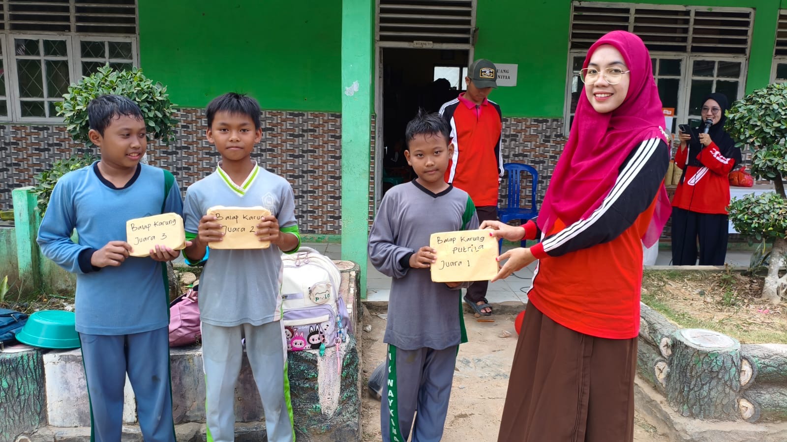 Semarak Puncak HUT RI ke-81: MIN 4 Way Kanan Gelar Hari Terakhir Lomba dan Pembagian Hadiah