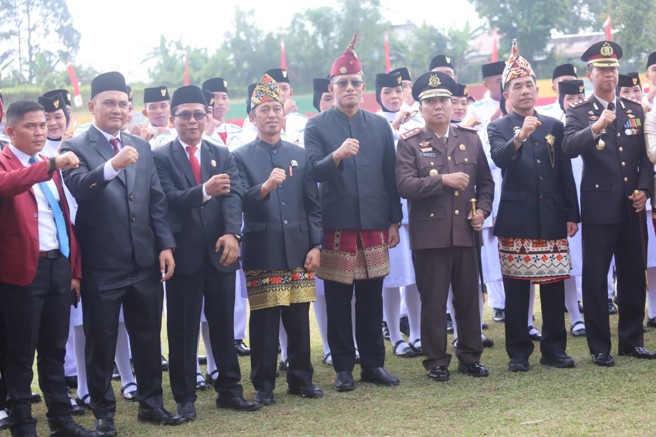 Upacara HUT Ke-81 RI di Lampung Barat Berlangsung Khidmat, Kankemenag Pimpin Doa Kebangsaan