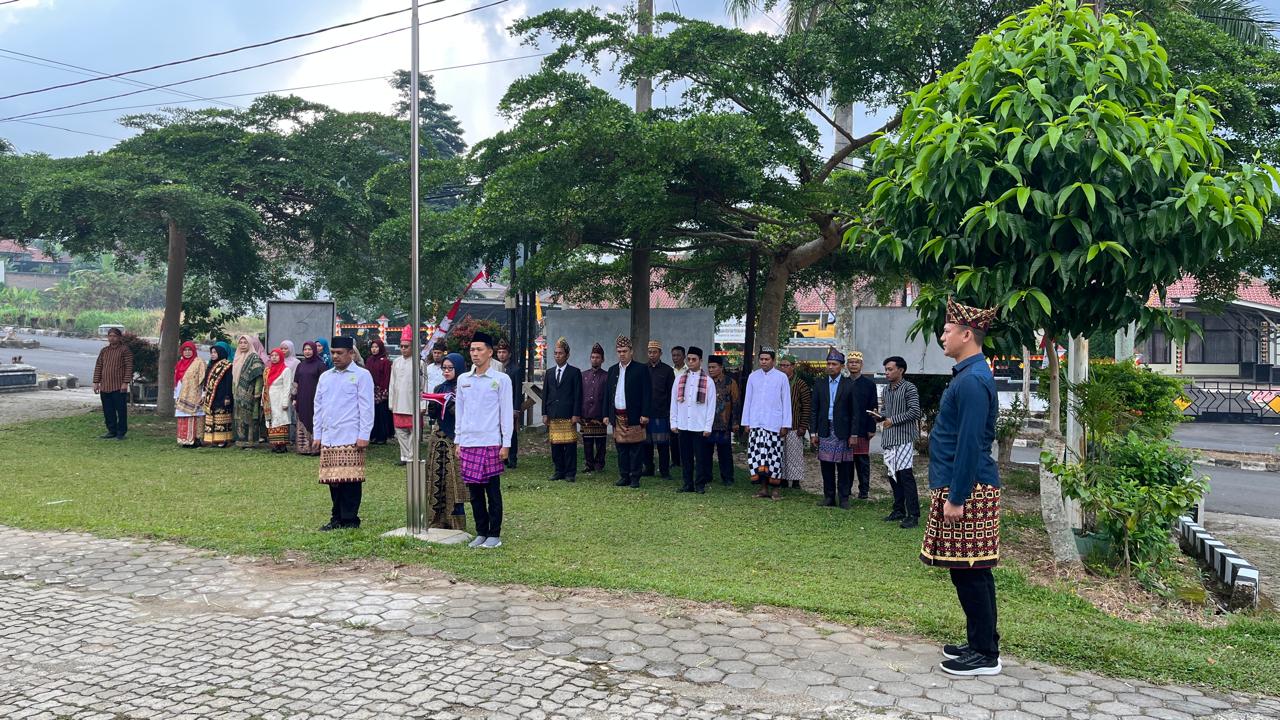 Kemenag Tanggamus Gelar Upacara HUT ke-81 Kemerdekaan RI