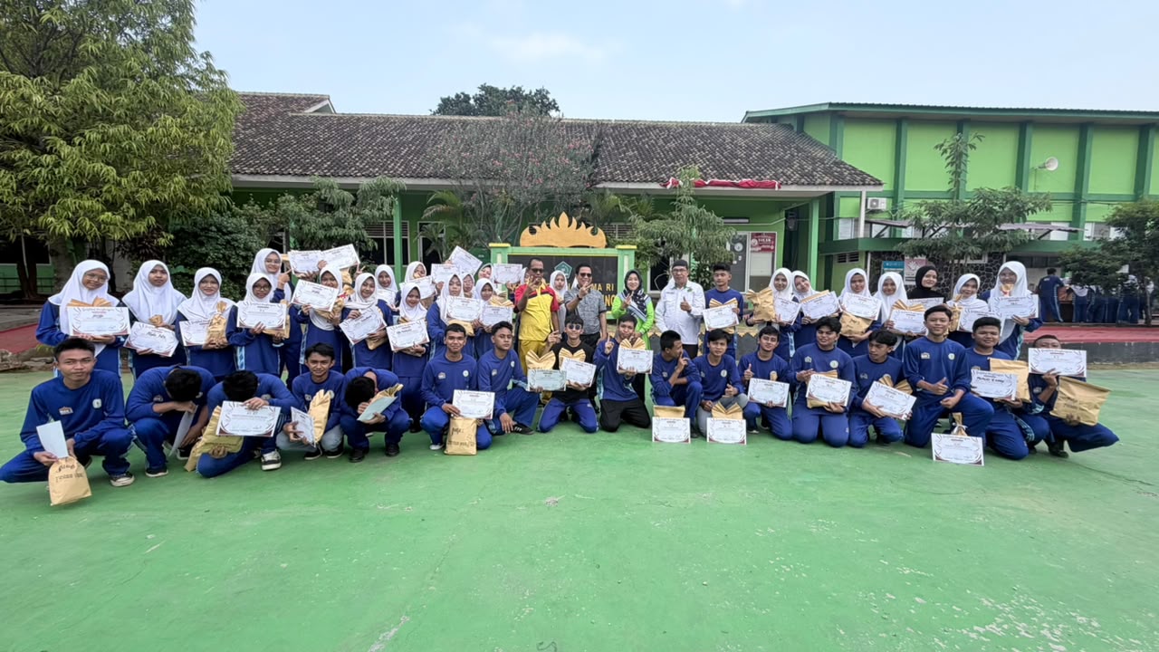Perkuat Kebersamaan, MAN 2 Bandar Lampung Gelar Senam Bersama dan Apresiasi Karya Siswa