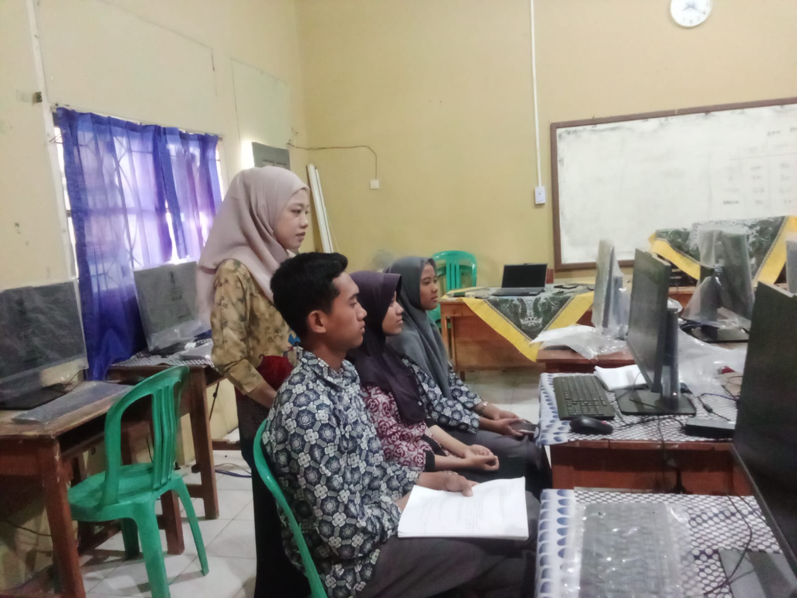 Perluas Wawasan Ekonomi Syariah, MAN 1 Mesuji Utus Siswa Terbaik Ikuti Cerdas Cermat ISFO 2026