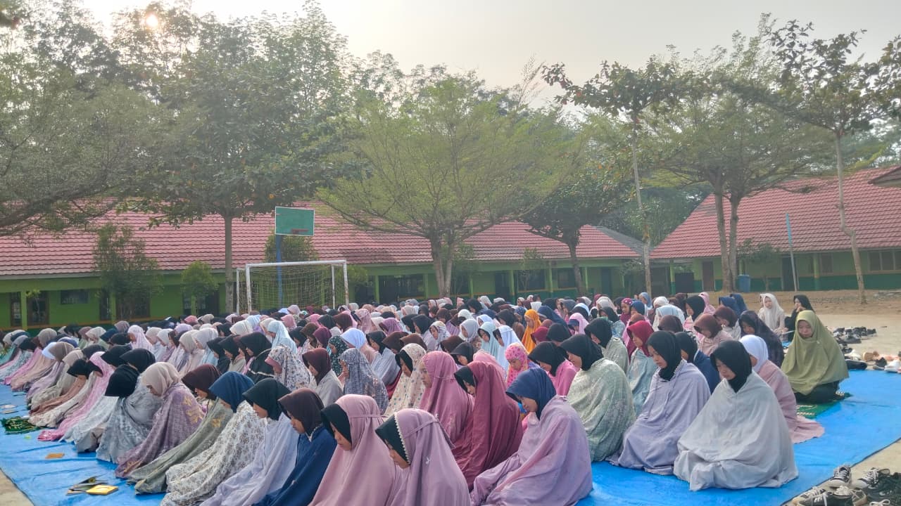 Meneladani Sunah Nabi, MTsN 1 Way Kanan Rutinkan Salat Duha Bersama