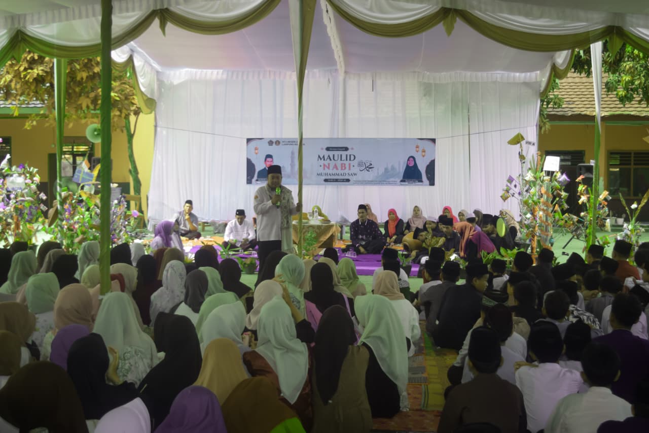 MTsN 2 Lampung Selatan Peringati Maulid Nabi 1448 H
