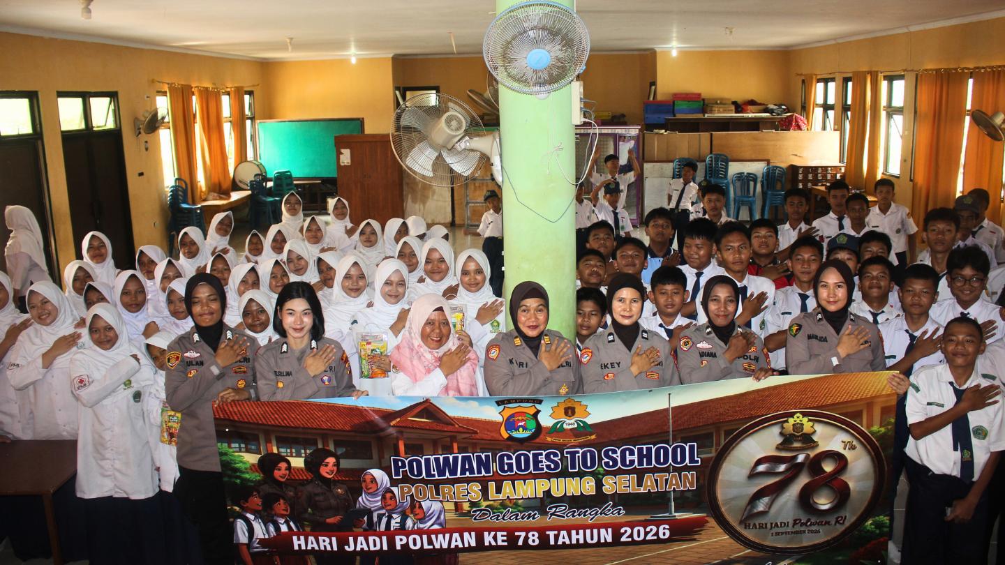 Cegah Bullying dan Kejahatan Digital, Polwan Polres Lamsel Edukasi Puluhan Pelajar MTsN 1 Lampung Selatan
