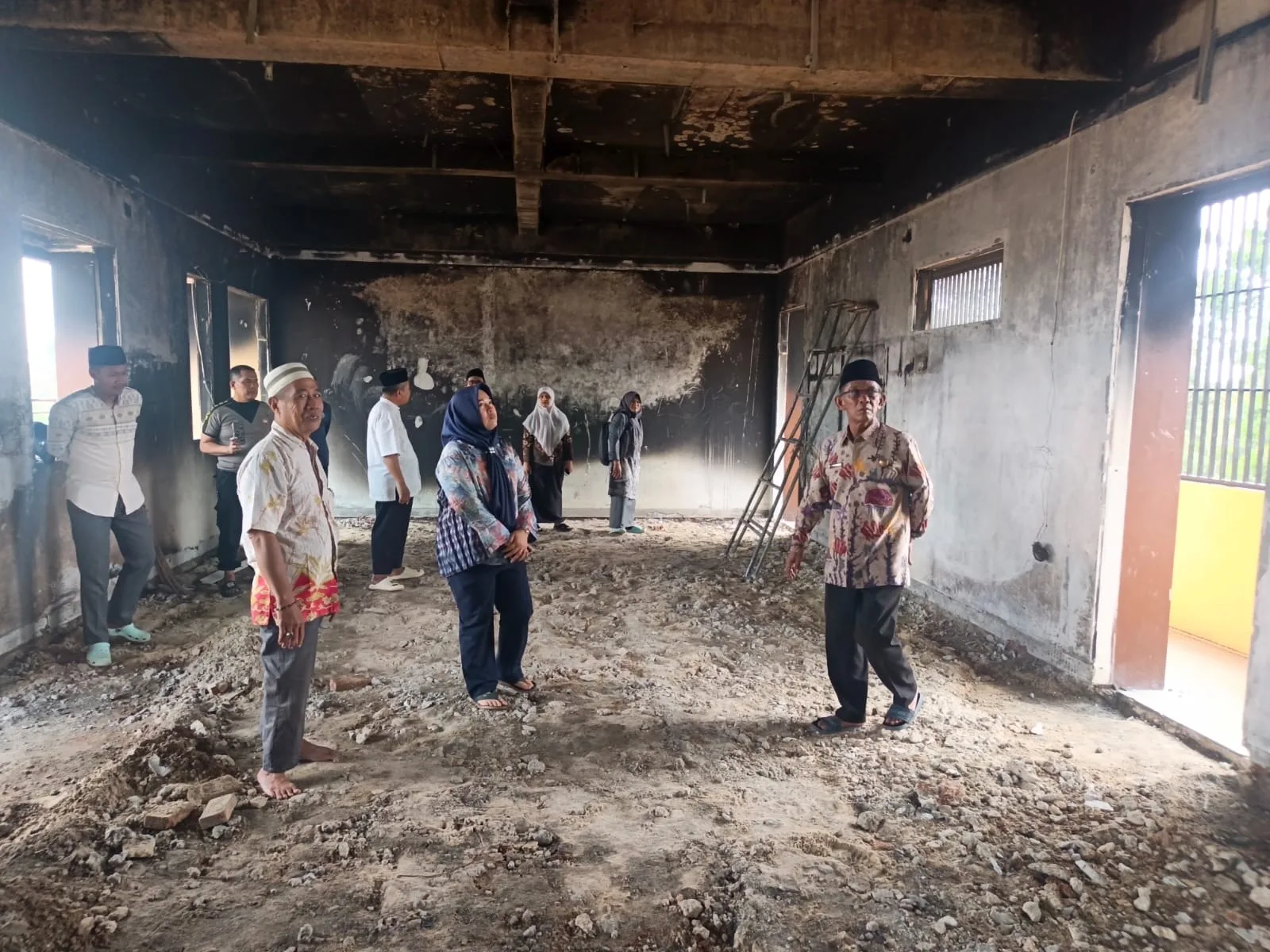 Ka. Kankemenag Pesawaran Tinjau Kondisi Ponpes Babunnajah Pasca Kebakaran Asrama