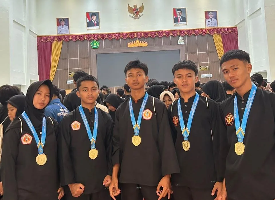 Lima Pesilat Muda, Lima Prestasi! Murid MTsN 2 Lampung Tengah Gemilang di Pencak Silat Championship III