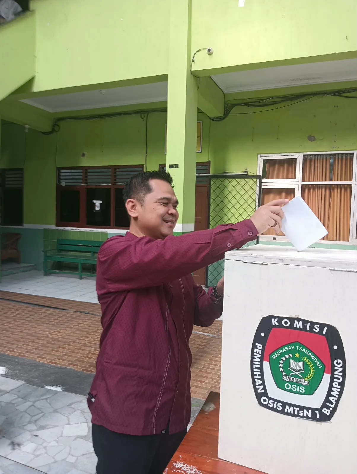 Kepala MTsN 1 Bandar Lampung Awali Pemilihan OSIM, Tiga Paslon Bersaing Secara Demokratis