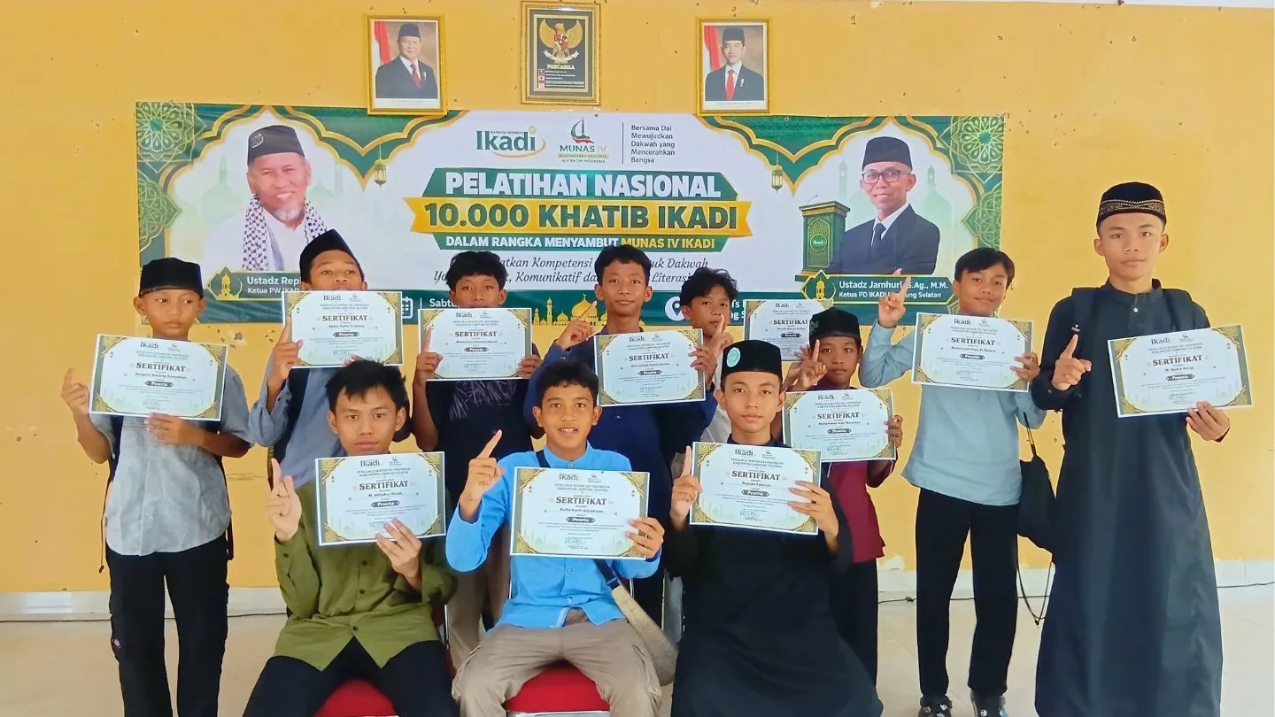 Siapkan Khotib Andal Bersama PW IKADI Lampung, Anggota Rohis Putra MTsN 1 Lamsel Ikuti Pelatihan Khotib Nasional