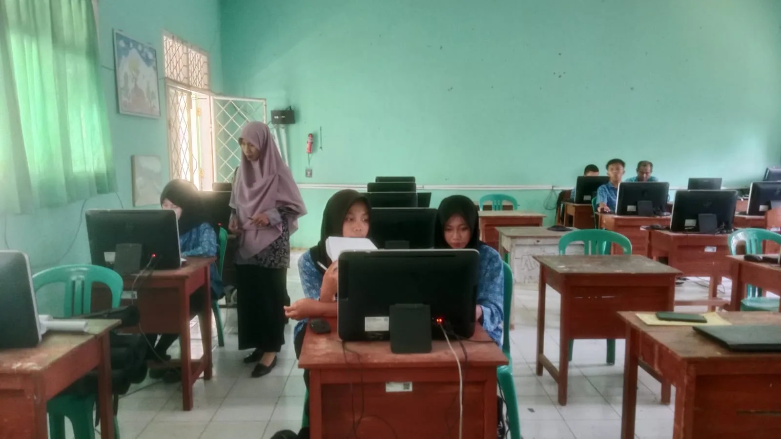 Penguatan Kompetensi Akademik Peserta Didik MAN 1 Way Kanan melalui Bimbingan Persiapan Olimpiade Madrasah Indonesia Tingkat Kabupaten