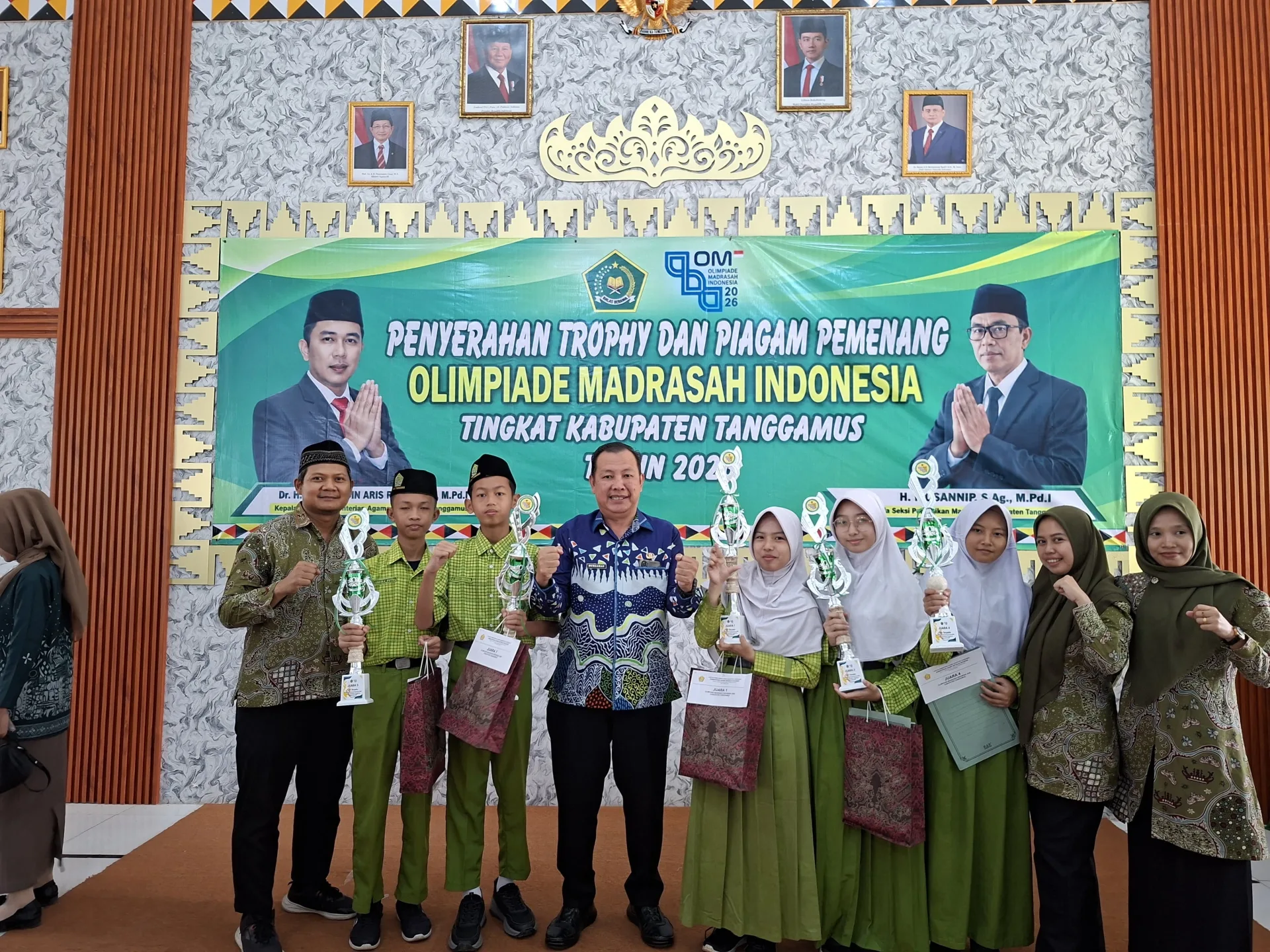 Nurzaman dan Tim Olimpiade Madrasah Indonesia Hadiri Pembagian Piala & Piagam OMI Tingkat Kabupaten Tahun 2026