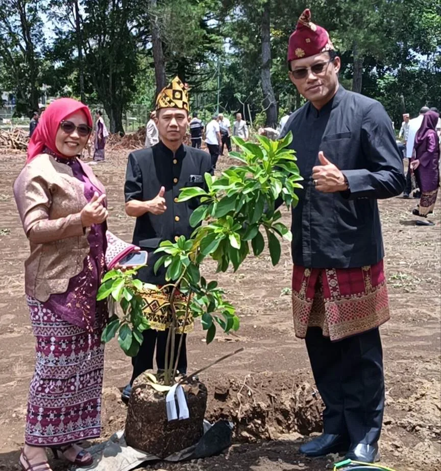 Doa Bersama dan Penanaman Pohon Warnai HUT ke-35 Lampung Barat, Kemenag Ajak Perkuat Sinergi Pembangunan Spiritual