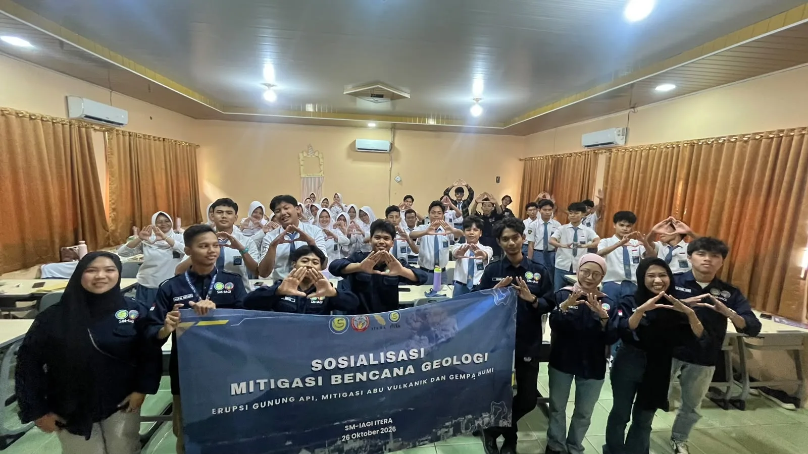SM-IAGI ITERA Goes To School, Kenalkan Ilmu Geologi dan Edukasi Mitigasi Bencana kepada Siswa MAN 1 Bandar Lampung
