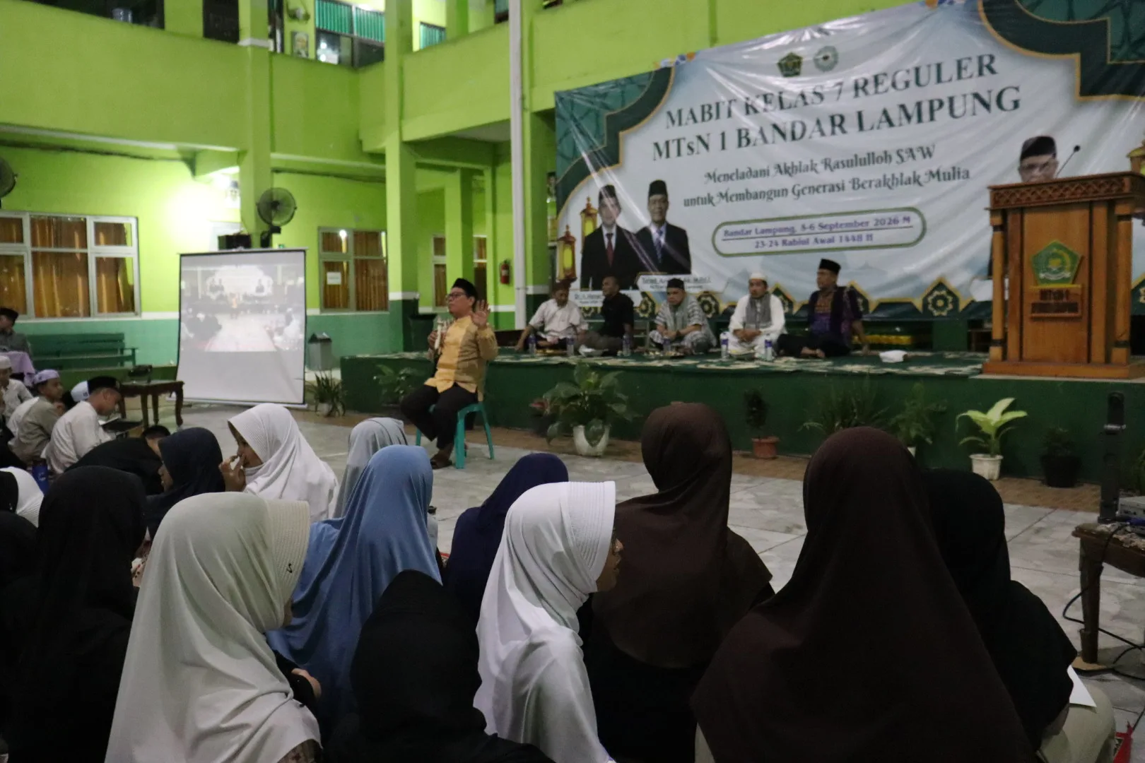 Perkuat Iman dan Taqwa; Kepala MTsN 1 Bandar Lampung Resmi Buka MABIT Kelas 7 Reguler