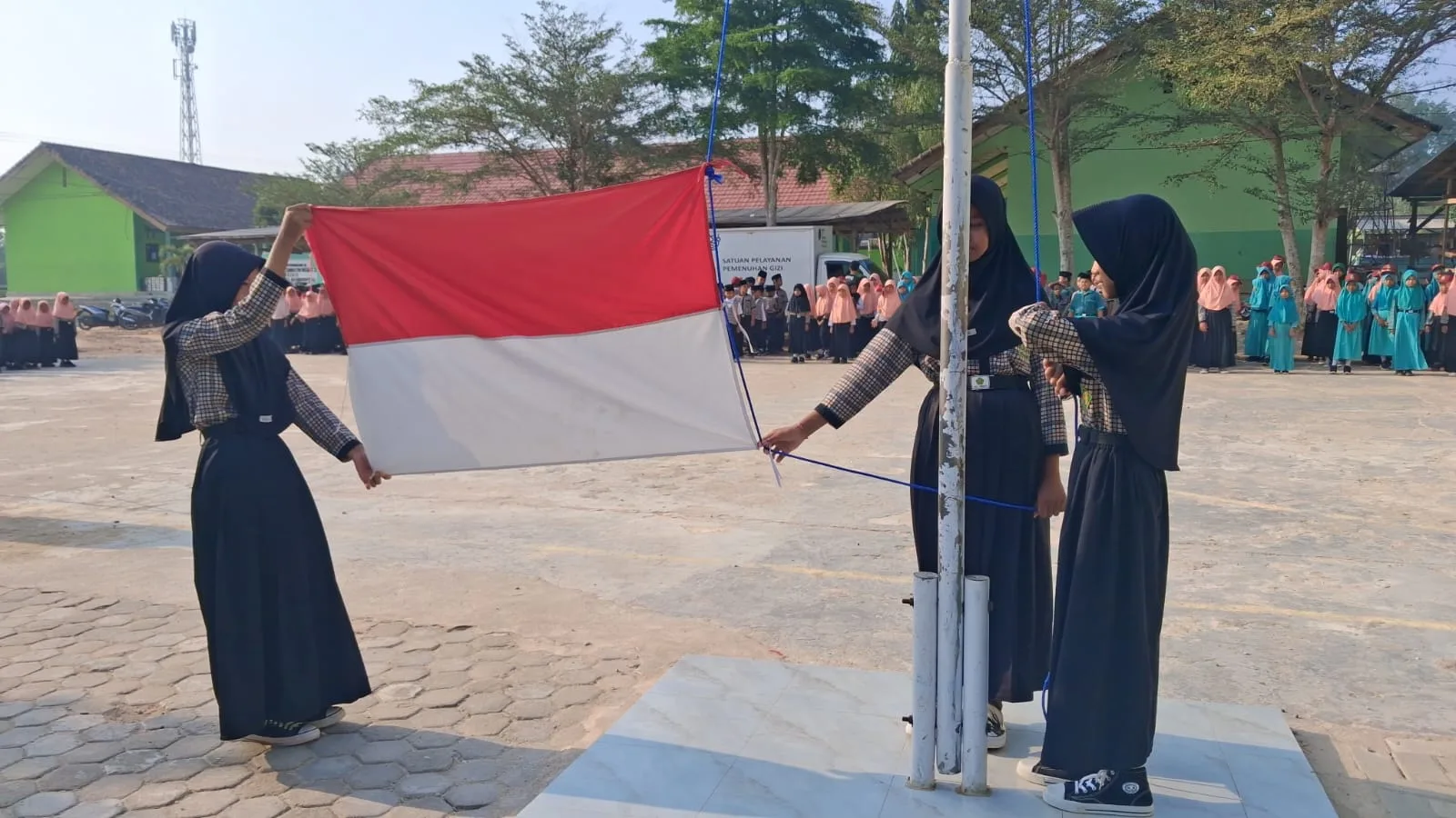 Mengenang Sejarah, Melanjutkan Perjuangan: MIN 1 Mesuji Peringati Hari Kesaktian Pancasila
