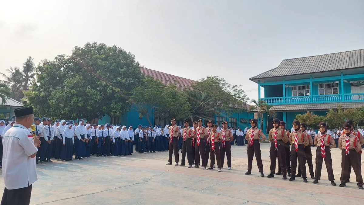 MTsN 1 Mesuji Lepas Kontingen Pramuka Ikuti Perkemahan Bakti dan LT II