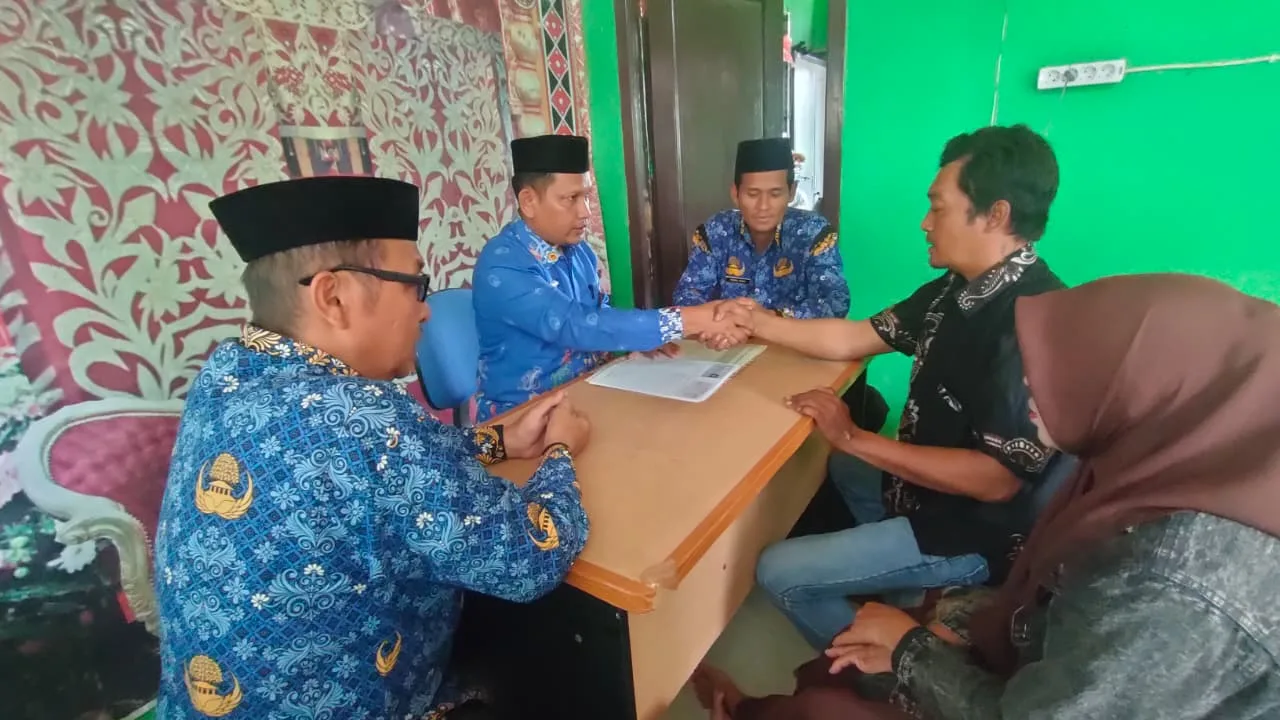 Ketika Negara Hadir Utuh: Kepala KUA Rawajitu Utara Jadi Wali Hakim, Dua Pegawai ASN Jadi Saksi Ijab Kabul