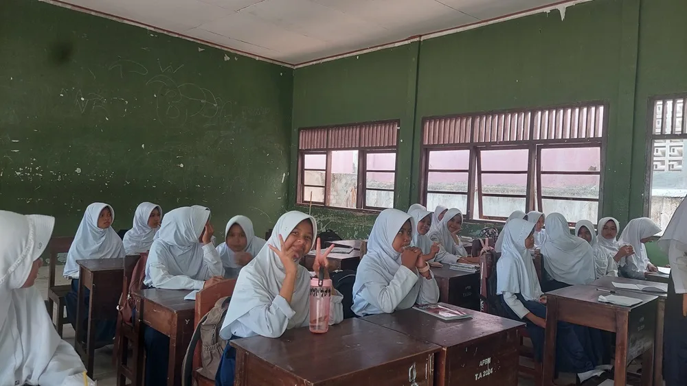 OSIM MTsN 1 Mesuji Gelar Kajian Keputrian tentang Adab Pergaulan