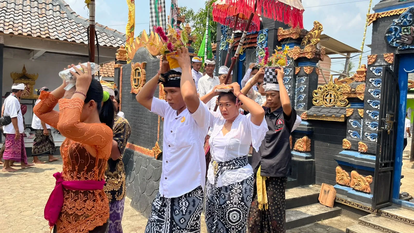Piodalan Pura Dharma Yoga, Penyuluh Hindu Ajak Umat Perkuat Bhakti dan Keharmonisan