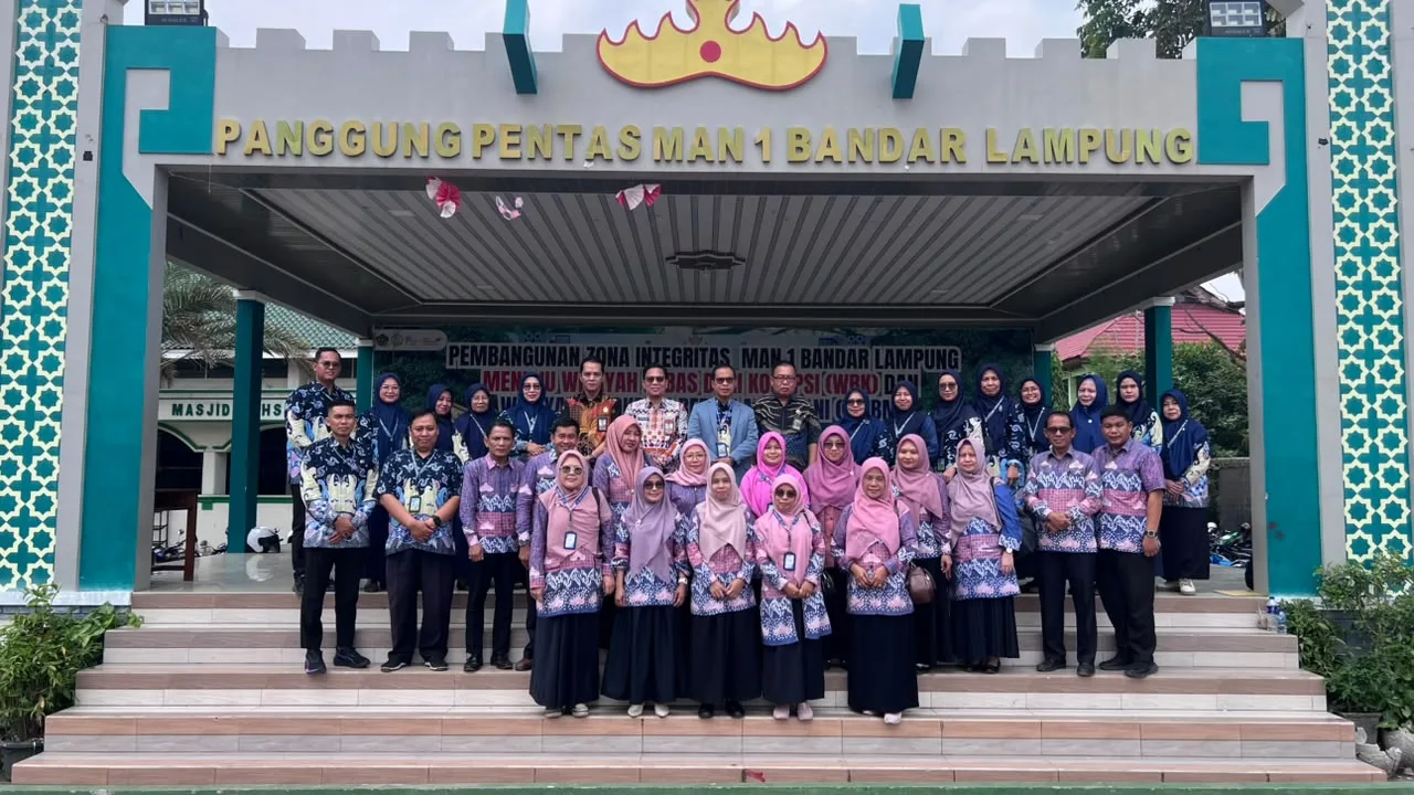 MAN 1 Bandar Lampung Terima Kunjungan Tim ZI MAN 2: Knowledge Sharing dan Kolaborasi Antar-Madrasah