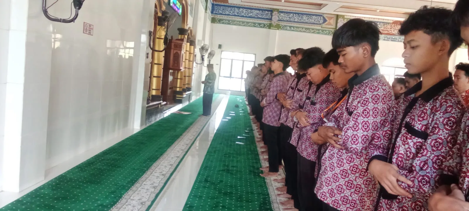 Tenangkan Pikiran dan Mohon Keberkahan, Siswa MAN 1 Mesuji Rutin Laksanakan Salat Dhuha Berjemaah Sebelum Ujian Tengah Semester