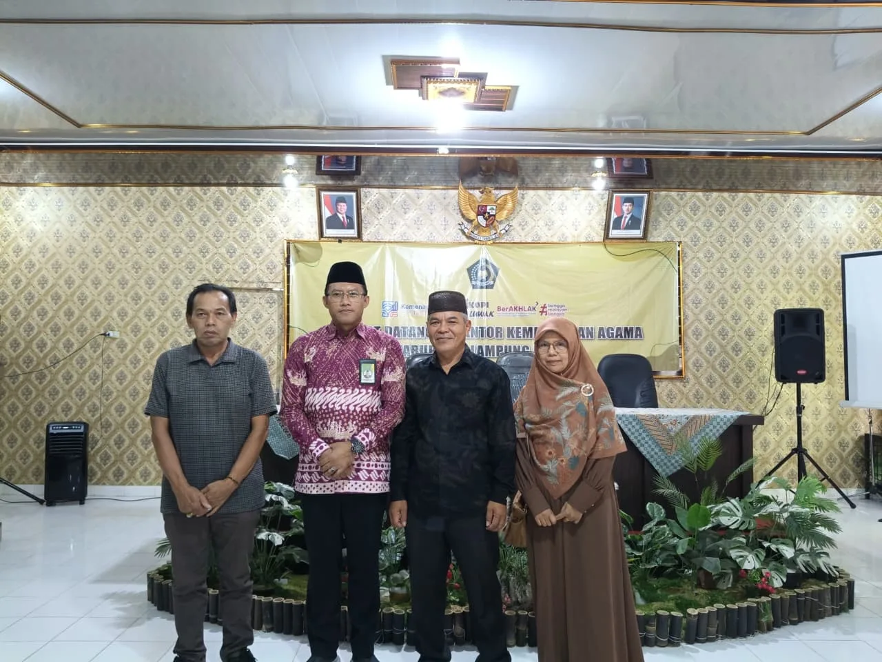 Penuh Kehangatan, KanKemenag Lambar Gelar Pelepasan Purna Tugas Nazri Usai 34 Tahun Mengabdi
