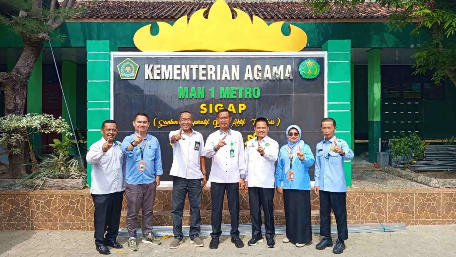 Kepala Kemenag Kota Metro Tinjau Pelaksanaan TKA Hari Kedua di MAN 1 Metro