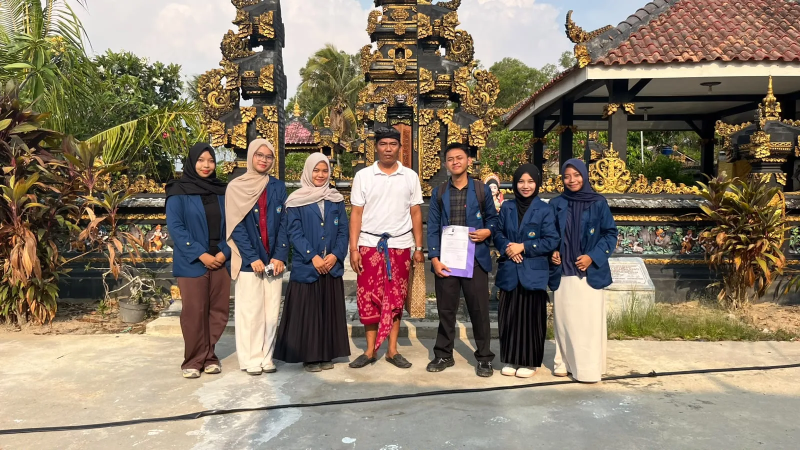 Bukan Sekadar Teori, Mahasiswa Unila Belajar Toleransi dan Kearifan Lokal dari Penyuluh Hindu Lamteng