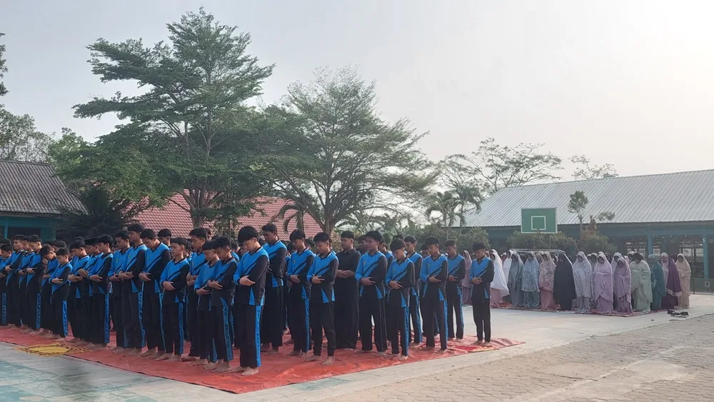 Biasakan Ibadah Pagi, Murid MTsN 1 Mesuji Gelar Salat Duha Berjemaah