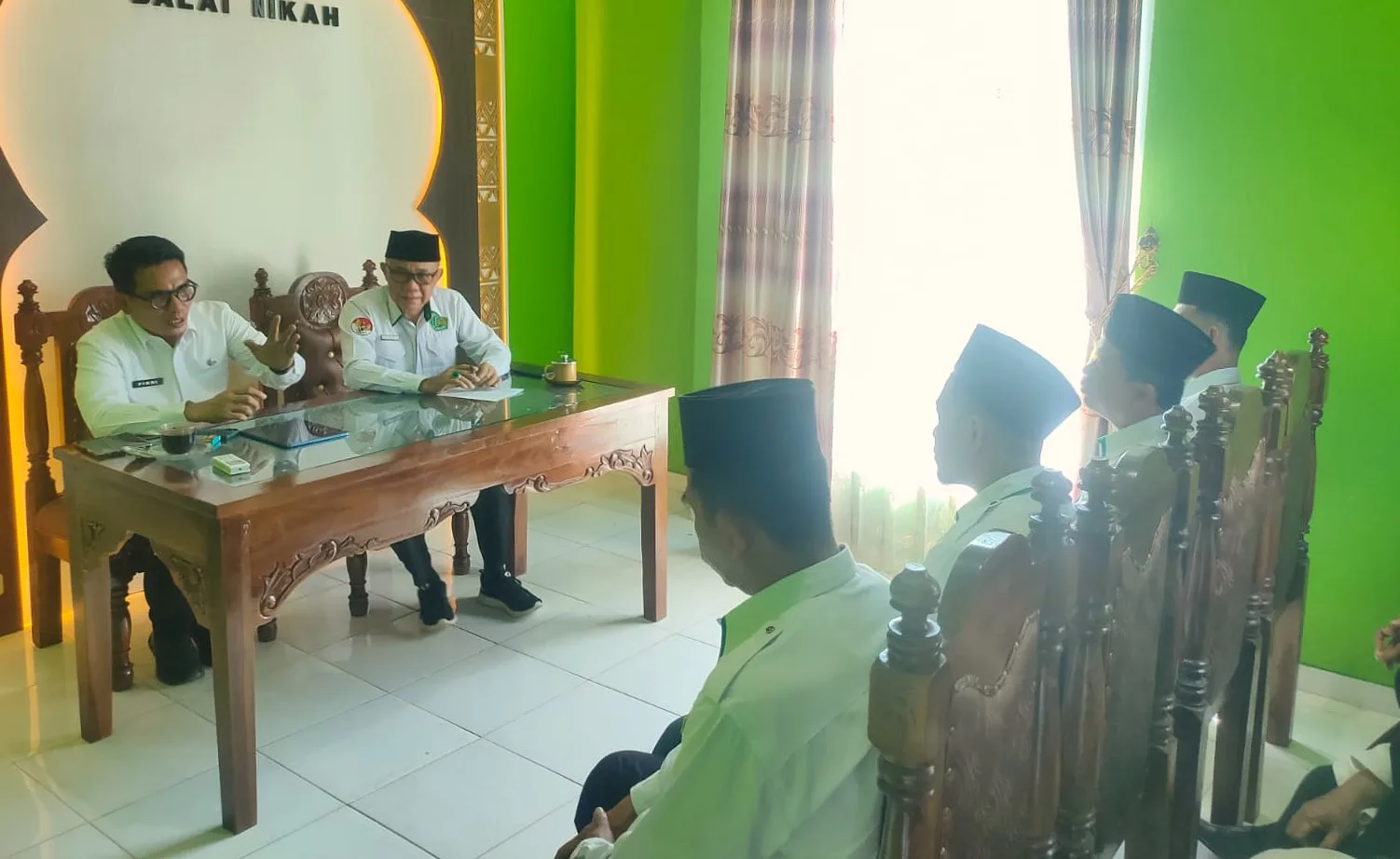 Tinjau Renovasi KUA Purbolinggo, Kakankemenag Dorong Peningkatan Sarana dan Kualitas Layanan