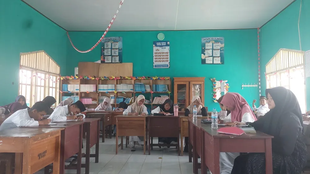 Nuansa Hari Santri Warnai Pembelajaran di MTsN 1 Mesuji