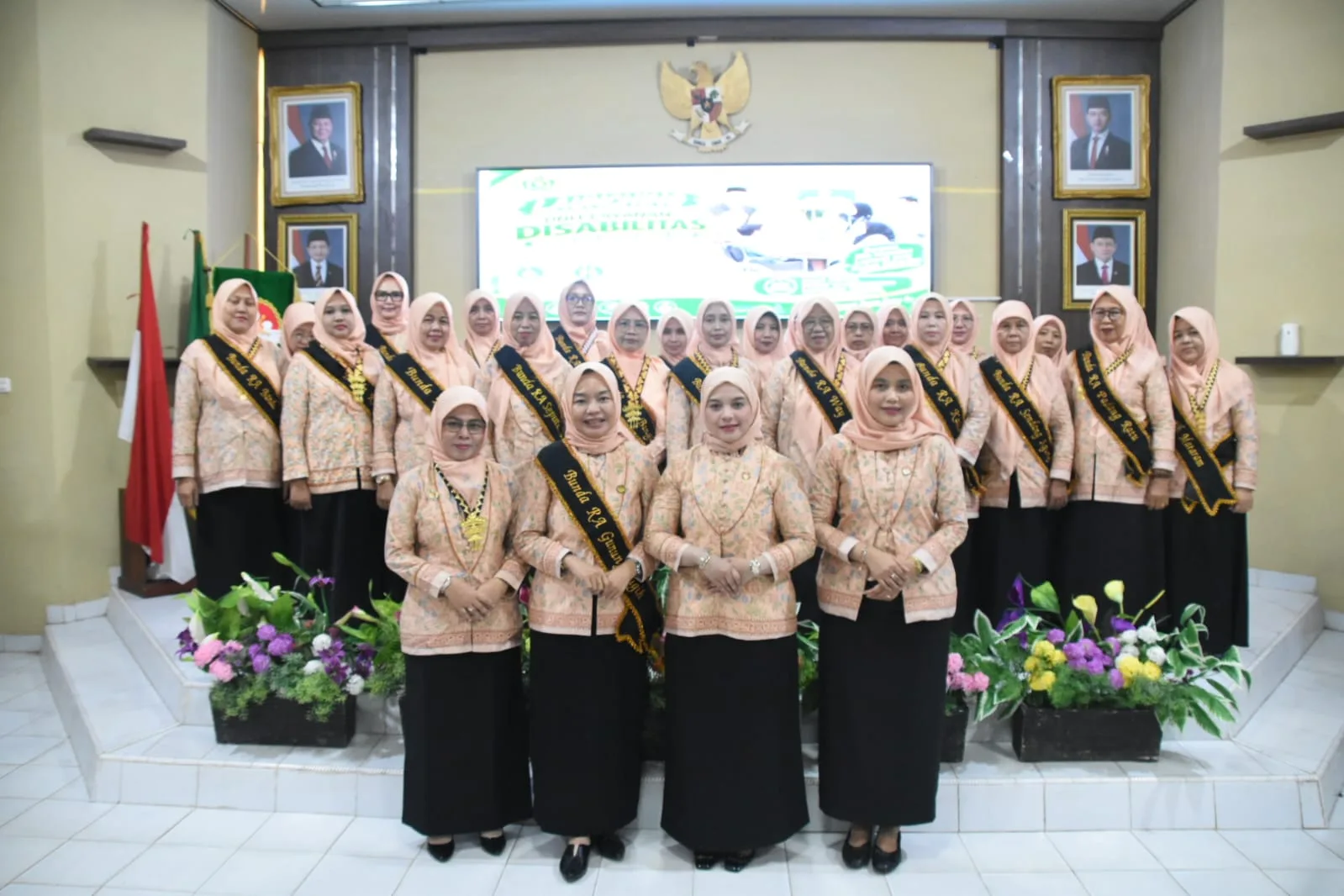 Ketua DWP Kanwil Kemenag Lampung Kukuhkan 28 Bunda RA Lampung Tengah