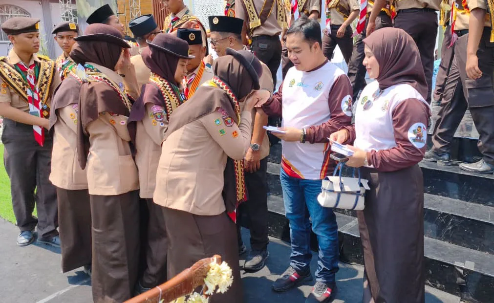 Kakanwil Kemenag Lampung Sambangi Kontingen PPSN VI, Serahkan Tali Asih