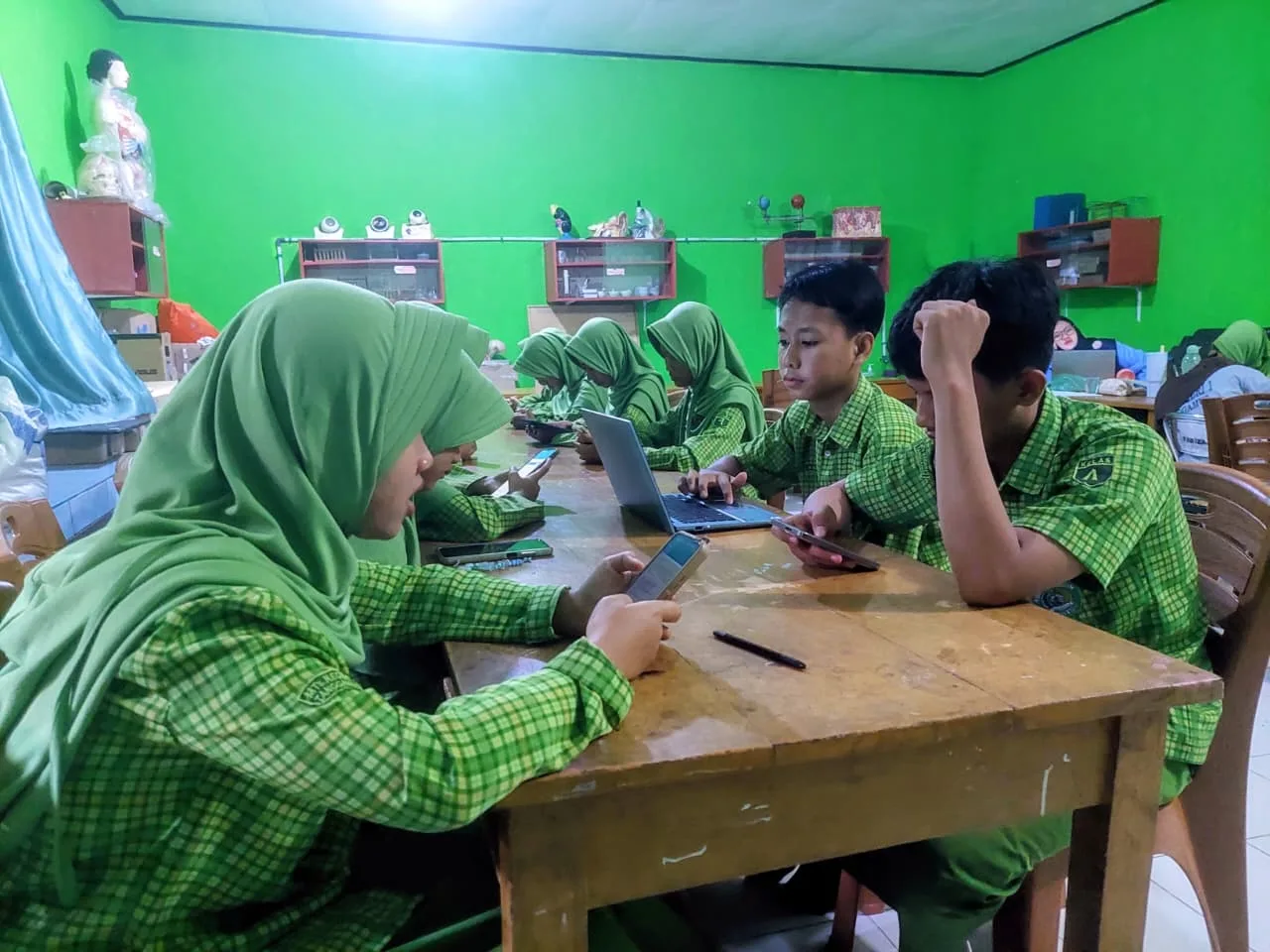 Puluhan Murid MTsN 1 Tanggamus Ikuti Babak Penyisihan KOMPAC 2026 Kategori Bahasa Arab