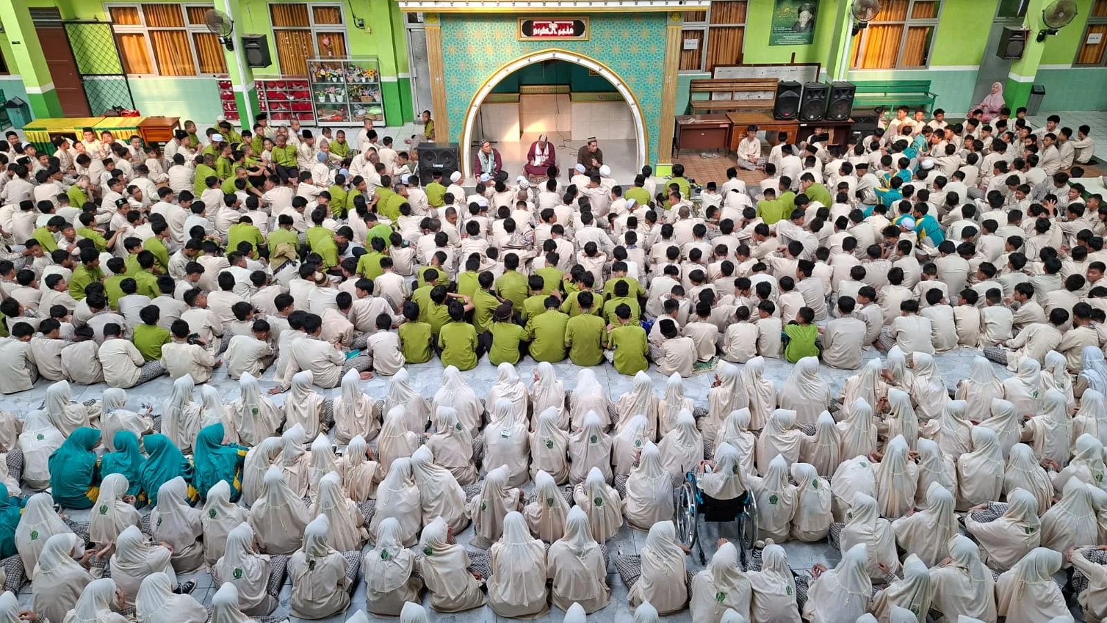 Jumat Religius, Salat Dhuha dan Selawat Warnai MTsN 1 Bandar Lampung
