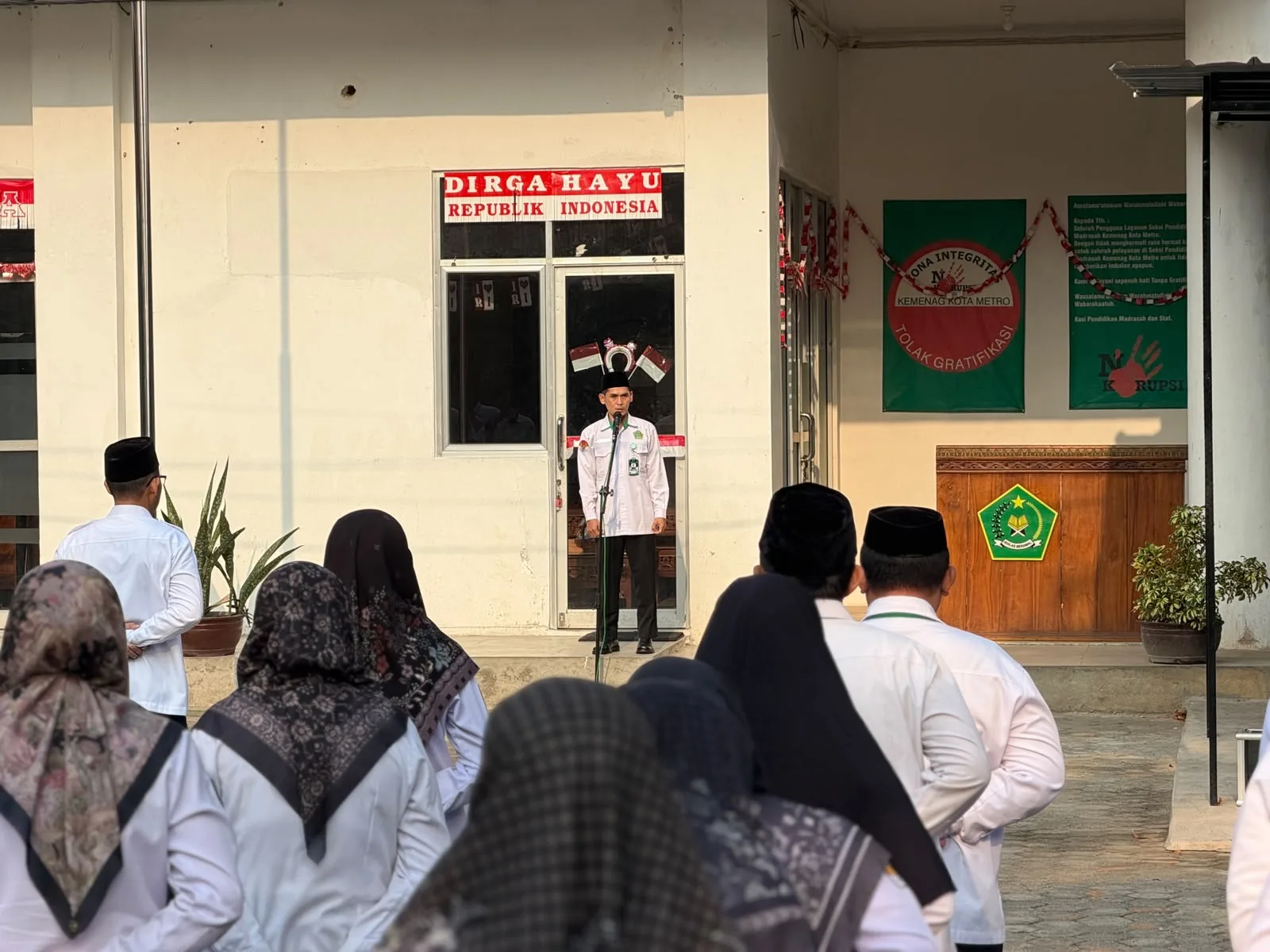 Apel Pagi Kemenag Metro, Ali Firdaus Ajak Pegawai Niatkan Bekerja sebagai Ibadah