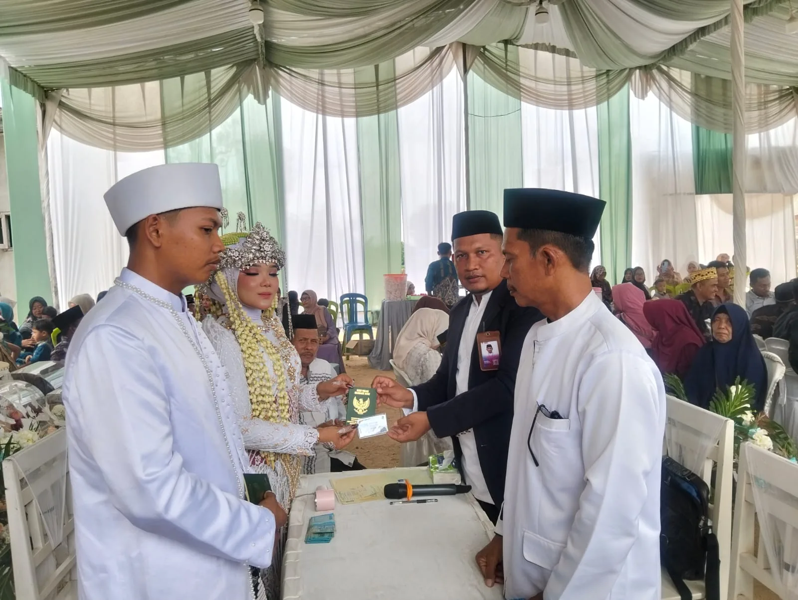 Optimalkan Pelayanan Publik, Kepala KUA Rawajitu Utara Pandu Prosesi Akad Nikah
