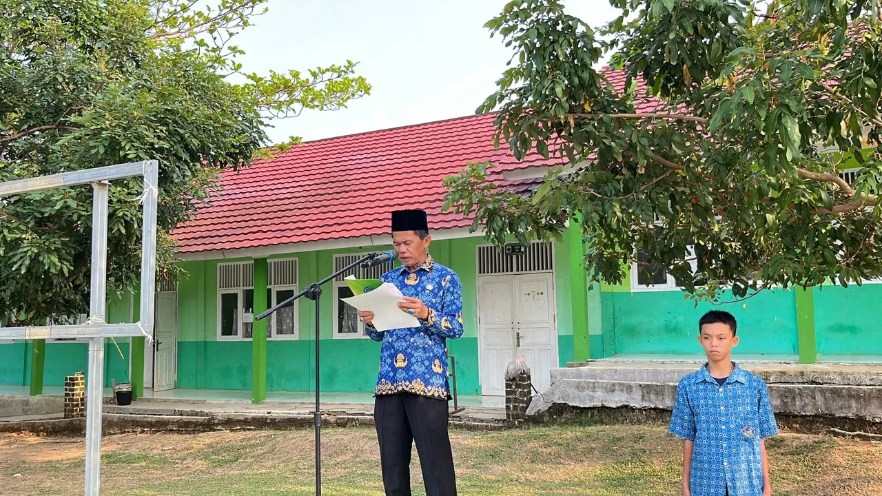 Kepala MAN 1 Way Kanan Tekankan Pengamalan Nilai Pancasila dalam Upacara Hari Kesaktian Pancasila 2026