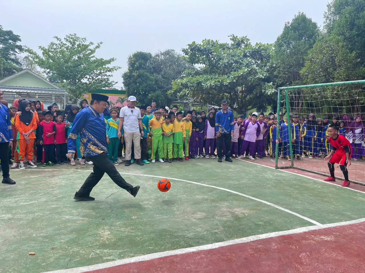 Adu Sportivitas di Arena Madrasah! Kakan Kemenag Dukung Pekan Olahraga KKM MIN 1 Way Kanan