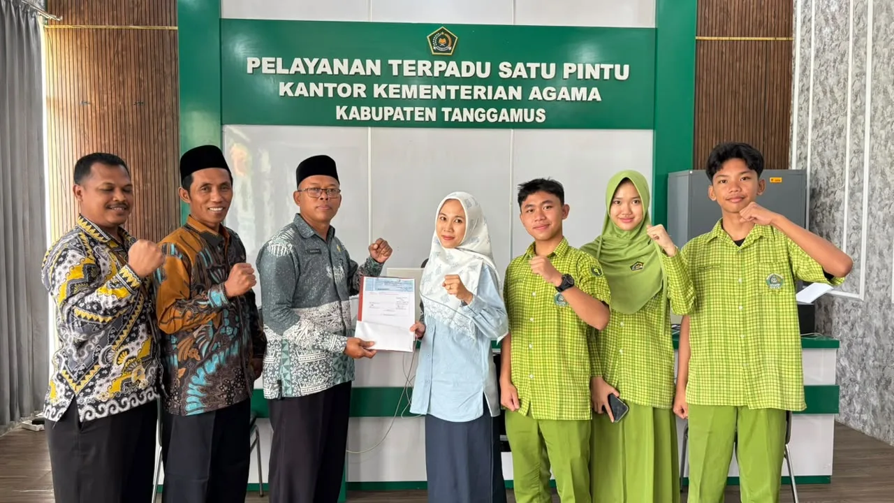 Dari Madrasah Menuju Panggung Nasional, Tim Riset MTsN 1 Tanggamus Dapat Dukungan Kemenag untuk Berjuang di KREASI 2026