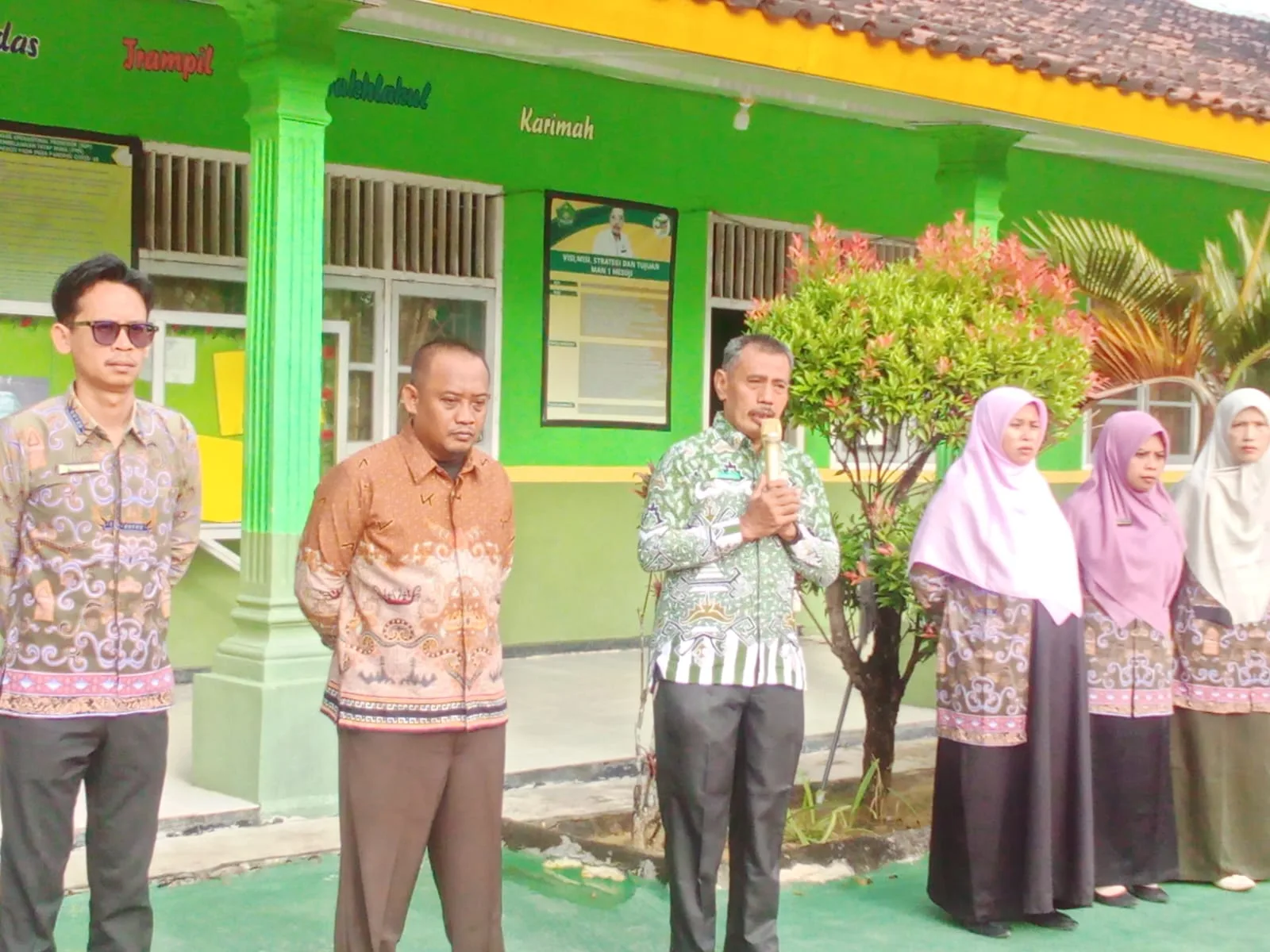 Mantapkan Kesiapan Hadapi Evaluasi, Kepala MAN 1 Mesuji Pimpin Apel Persiapan Ujian Tengah Semester Ganjil Berbasis E-Ujian Online