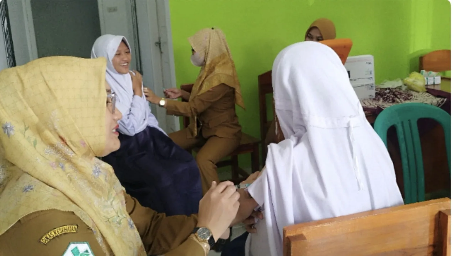 Siswa MTsN 2 Tanggamus Dapatkan Imunisasi Tambahan dan khusus Human Papillomavirus (HPV)