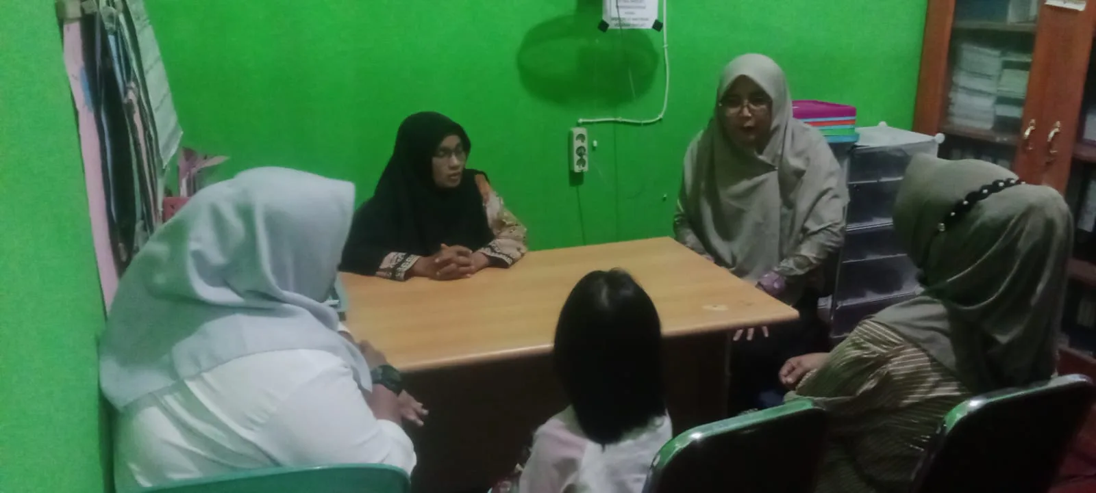 Sinergi Pembinaan Karakter, Guru BK Bersama Waka Kesiswaan MAN 1 Mesuji Berikan Pendampingan Khusus bagi Siswa dan Wali Murid