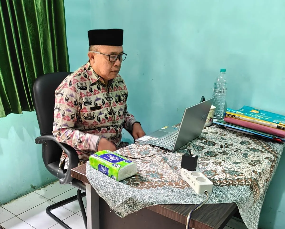 Kepala MTsN 1 Tanggamus Ikuti Zoom Meeting Persiapan OMI 2026 Tingkat Provinsi Lampung