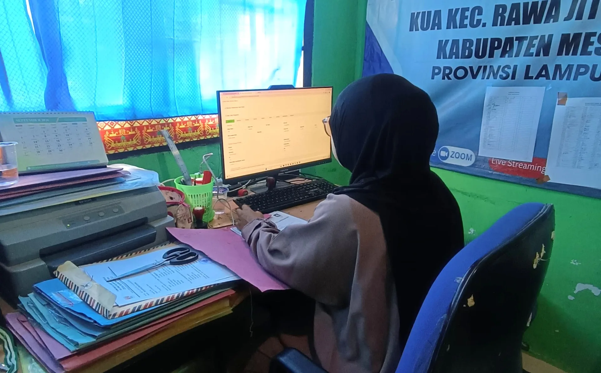 Transformasi Digital KUA Rawa Jitu Utara: Mengintip Proses Input SIMKAH yang Cepat demi Cetak Buku Nikah Akurat