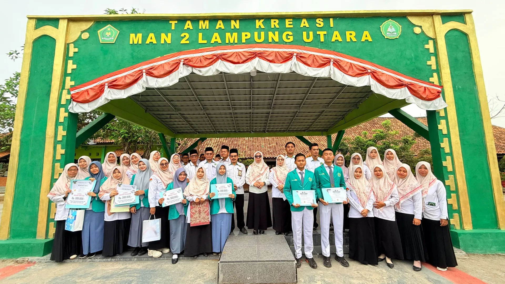 MAN 2 Lampung Utara Berikan Apresiasi Kepada Siswa Berprestasi diajang OMI 2026 Dan Paskibra Kabupaten