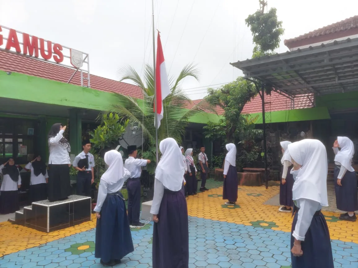 Semangat Ibarat Bahan Bakar Kendaraan, Upacara Hari Senin MTsN 1 Tanggamus Tanamkan Motivasi Belajar