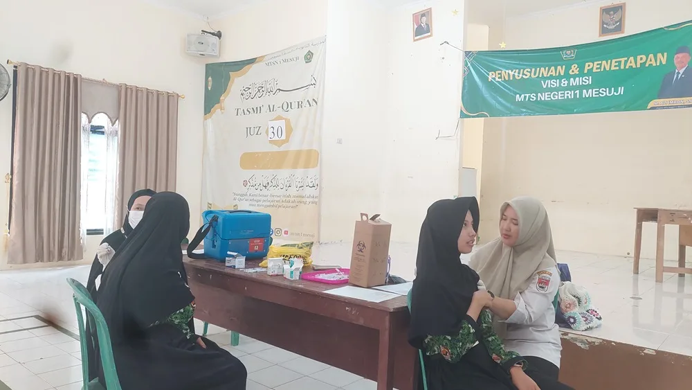 Cegah Kanker Serviks, Murid Putri MTsN 1 Mesuji Ikuti Vaksinasi HPV